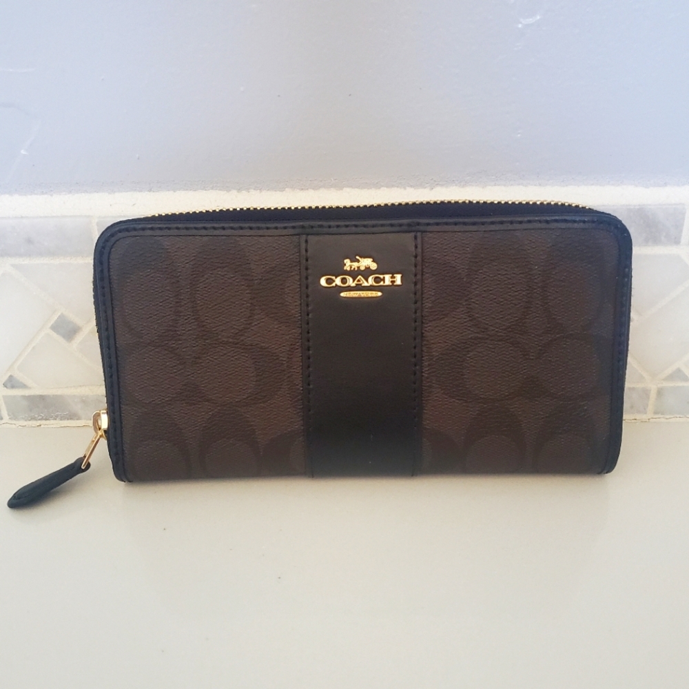 NWT Coach Wallet
